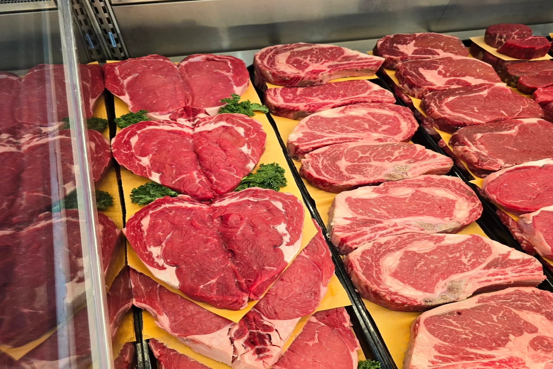 Retail Beef Prices Climb; Consumers Remain Firm